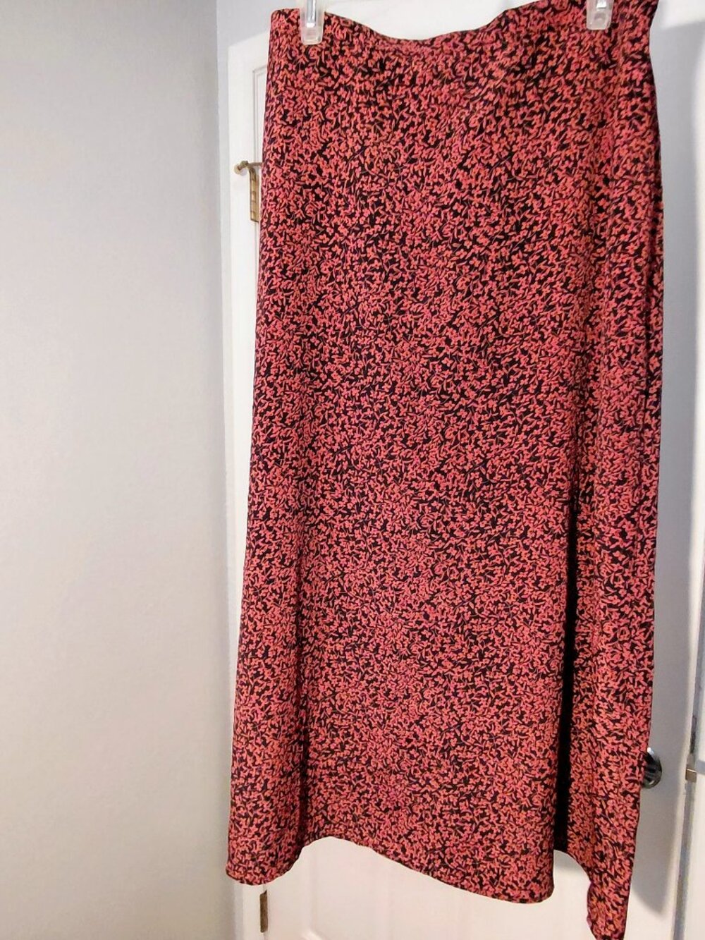 Kathie Lee Collection Midi Skirt. Size 16. Made in USA. 100% polyester